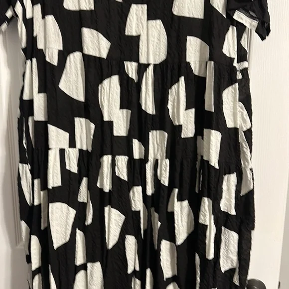 Tiered cotton gauze geometric shapes short sleeve 3x dress. Worn twice. - Picture 7 of 7